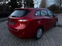 Gebraucht Hyundai i30 110 PS (80 kW) 2016 Rot Kombi