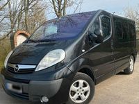 Gebraucht Opel Vivaro 145 PS (106 kW) 2011 Schwarz Van / Kleinbus