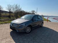 Gebraucht Mercedes B200 156 PS (114 kW) 2014 Grau Van / Kleinbus