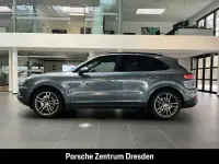 Second-hand Porsche Cayenne 441 CP (324 kW) 2017 Albastru SUV