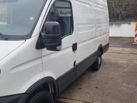 Second-hand Iveco Daily 116 CP (85 kW) 2011 Alb Monovolum