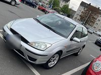 Usata Ford Focus 75 CV (55 kW) 2004 Argento Utilitaria
