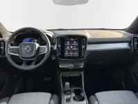 Nowe Volvo XC40 Core 163 KM (119 kW) 2025 Srebrny SUV