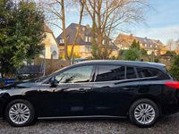 Gebraucht Ford Focus Titanium 125 PS (91 kW) 2020 Schwarz Kombi