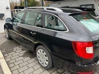 Gebraucht Skoda Superb 170 PS (125 kW) 2012 Schwarz Kombi