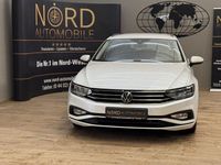 Gebraucht VW Passat Conceptline 150 PS (110 kW) 2022 Oryxweiß perlmutteffekt Kombi