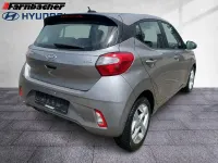 Gebraucht Hyundai i10 Trend 67 PS (49 kW) 2023 Brass / met Kleinwagen