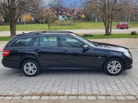 Gebraucht Mercedes E220 170 PS (125 kW) 2012 Schwarz Kombi