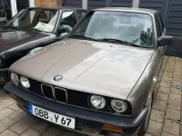 Gebraucht BMW 324 117 PS (86 kW) 1989 Gold Limousine