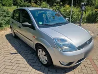 Gebraucht Ford Fiesta 80 PS (58 kW) 2004 Silber Kleinwagen