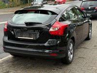Gebraucht Ford Focus SYNC Edition 125 PS (91 kW) 2014 Pantherschwarz metallic Kleinwagen