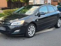 Gebraucht Opel Astra 125 PS (91 kW) 2012 Schwarz Limousine