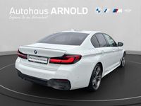 Używany BMW M550 Performance 530 KM (389 kW) 2023 Biały Sedan/Limuzyna