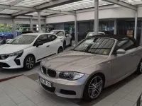 Gebraucht BMW 135 Cabriolet Comfort Edition 306 PS (225 kW) 2009 Braun Cabrio