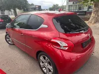 Gebraucht Peugeot 208 Allure 114 PS (83 kW) 2013 Rot Kleinwagen