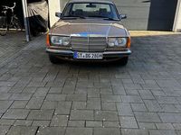 Gebraucht Mercedes 280 186 PS (136 kW) 1984 Gold Coupé