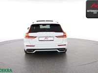 Gebraucht Volvo V60 R-Design 341 PS (250 kW) 2021 Ice white / solid Kombi