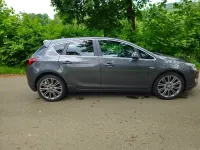 Gebraucht Opel Astra 140 PS (102 kW) 2012 Grau Limousine