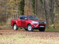 Gebraucht Toyota HiLux 150 PS (110 kW) 2017 Rot Pickup