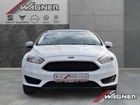 Gebraucht Ford Focus Ambiente 101 PS (74 kW) 2015 Weiß Limousine