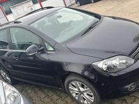 Gebraucht VW Golf VI Team 122 PS (89 kW) 2010 Deep black perleffekt Kleinwagen
