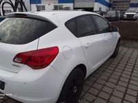 Gebraucht Opel Astra Edition 140 PS (102 kW) 2010 Weiß Limousine