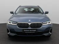 Gebraucht BMW 530 Luxury Line 245 PS (180 kW) 2023 Actic race blue  c4fbraun Limousine