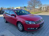 Gebraucht VW Passat Trendline 140 PS (102 kW) 2013 Blau Kombi
