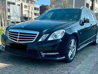 Gebraucht Mercedes E220 AMG line 170 PS (125 kW) 2011 Schwarz Kombi