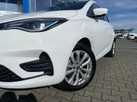 Używany Renault Zoe Evolution 80 kW (110 KM) 2022 Biały Hatchback