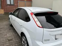 Gebraucht Ford Focus 101 PS (74 kW) 2011 Weiß Kleinwagen