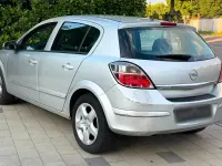 Gebraucht Opel Astra 101 PS (74 kW) 2007 Grau Limousine