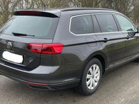 Gebraucht VW Passat Business 150 PS (110 kW) 2022 Grau Kombi