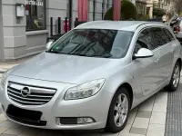 Używany Opel Insignia 140 KM (102 kW) 2009 Srebrny Sedan/Limuzyna