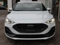 Neu Ford Focus ST 280 PS (205 kW) 2026 Frozen white Limousine