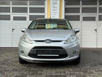 Gebraucht Ford Fiesta Titanium 82 PS (60 kW) 2007 Silber Kleinwagen