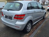 Gebraucht Mercedes B150 95 PS (69 kW) 2005 Silber Van / Kleinbus