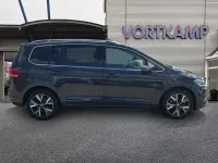 Gebraucht VW Touran Highline 150 PS (110 kW) 2022 Grau Van / Kleinbus
