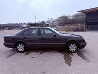 Gebraucht Mercedes E240 Classic 170 PS (125 kW) 2000 Grau Limousine