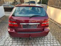 Gebraucht Mercedes B170 116 PS (85 kW) 2009 Rot Van / Kleinbus