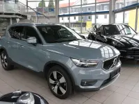 Gebraucht Volvo XC40 Momentum 129 PS (94 kW) 2020 Thunder grey / metallic SUV