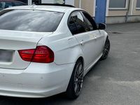 Second-hand BMW 318 143 CP (105 kW) 2010 Alb Berlinǎ