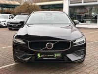 Gebraucht Volvo V60 Core 197 PS (144 kW) 2022 Onyx black (metallic) Kombi