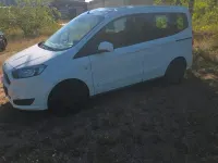 Gebraucht Ford Tourneo Courier 100 PS (73 kW) 2017 Weiß Van / Kleinbus