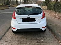 Gebraucht Ford Fiesta 80 PS (58 kW) 2009 Weiß Kleinwagen