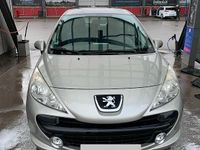 Gebraucht Peugeot 207 90 PS (66 kW) 2008 Silber Kleinwagen