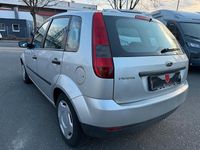 Gebraucht Ford Fiesta 70 PS (51 kW) 2004 Silber Kleinwagen