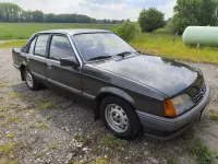 Gebraucht Opel Rekord 110 PS (80 kW) 1983 Grau Limousine