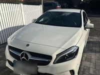 Gebraucht Mercedes A180 122 PS (89 kW) 2017 Weiß Kleinwagen