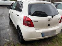Gebraucht Toyota Yaris 87 PS (63 kW) 2007 Weiß Kleinwagen